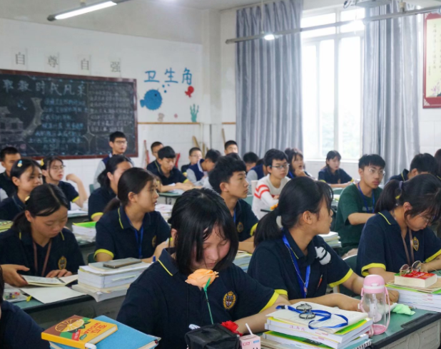 实际操作在内的多样化职业启蒙课程满足不同学生的兴趣需求 实际操作在内的多样化职业启蒙课程满足不同学生的兴趣需求